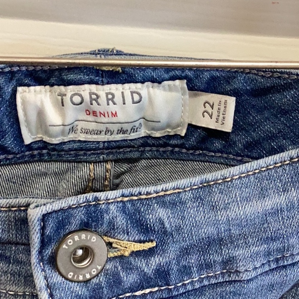 Torrid denim shorts - Picture 2 of 6